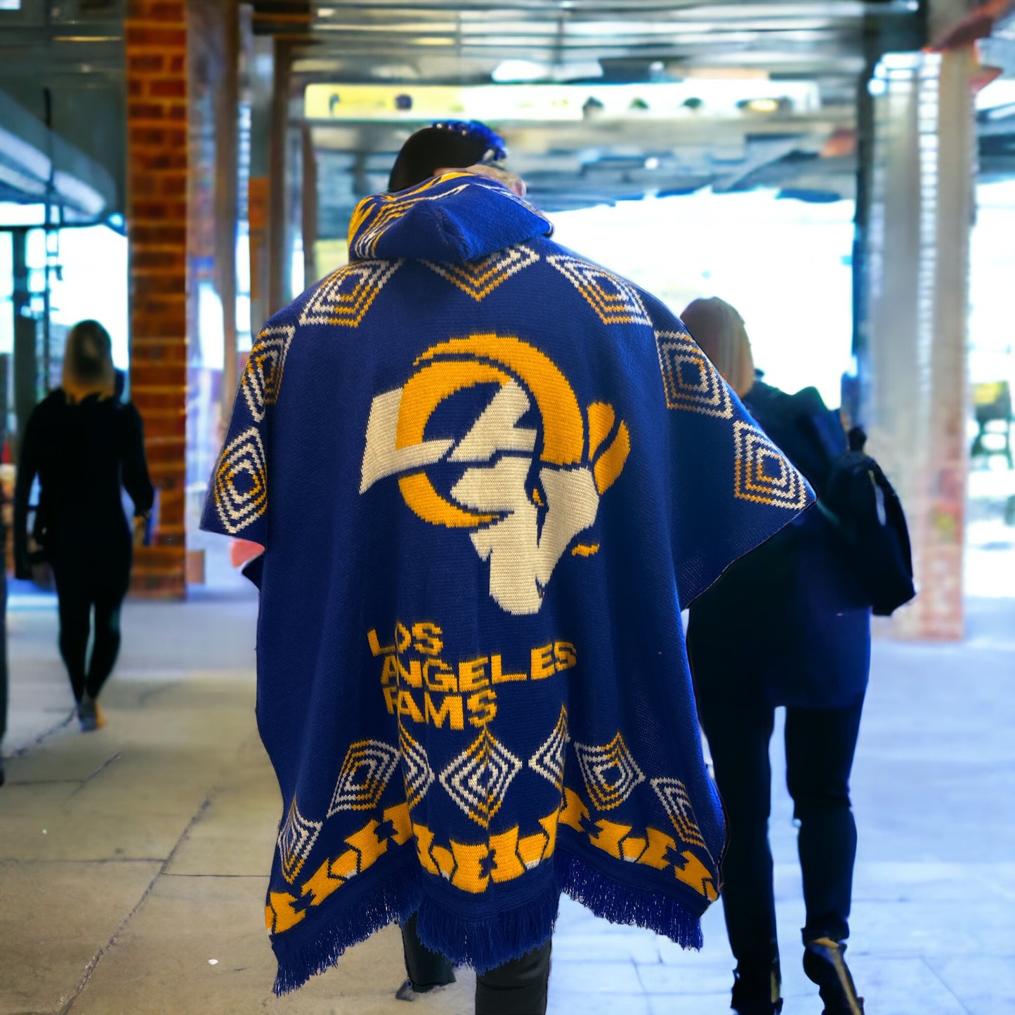 LA RAMS Poncho