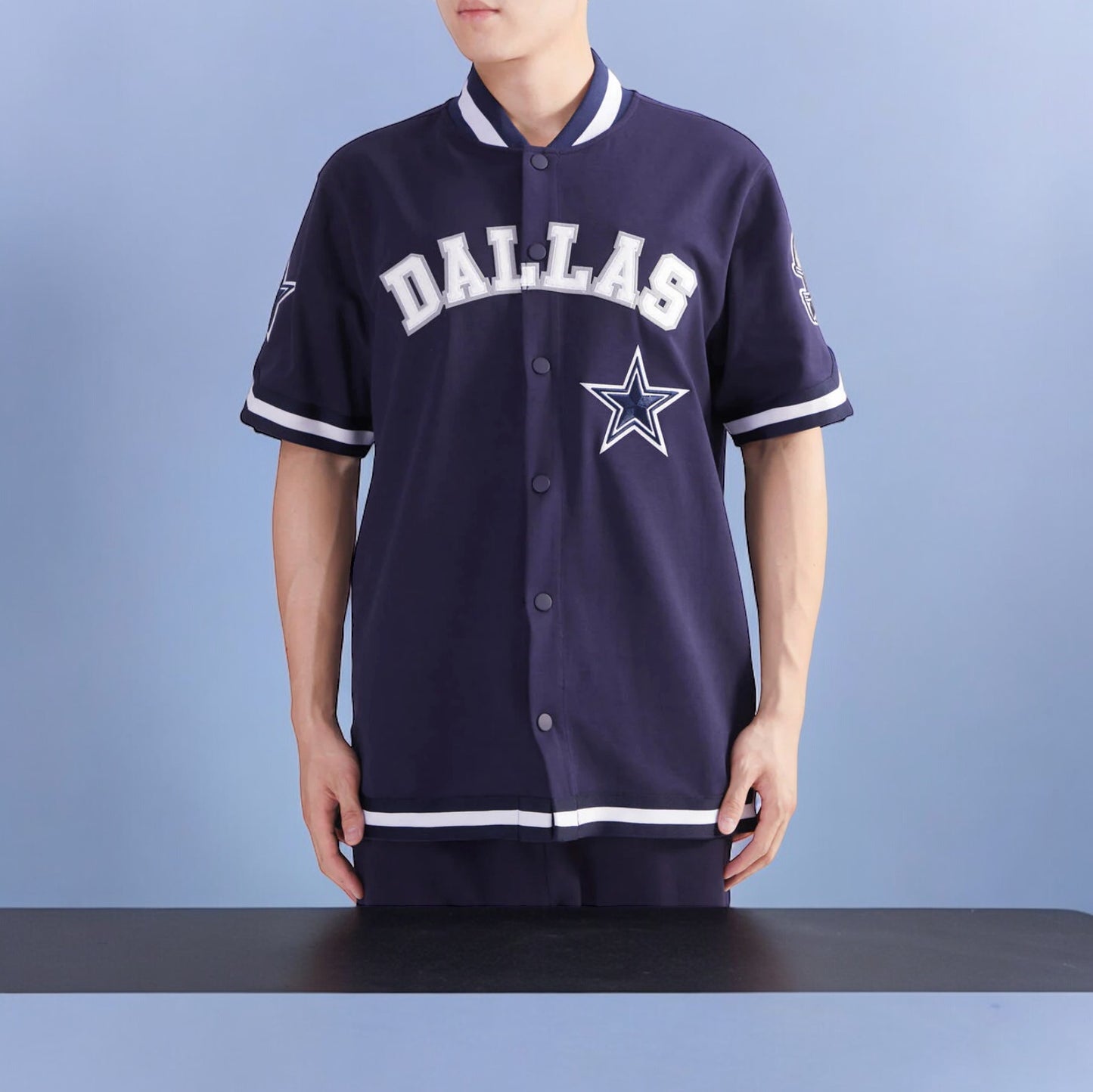 Pro Standard Dallas Cowboys Classic Warm Up Short Sleeve Jacket